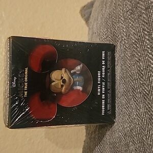 Funko mickey mouse 90th anniversary